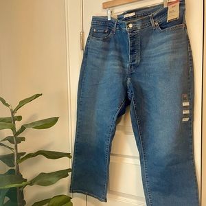 Brand New Levi Wedgie Straight